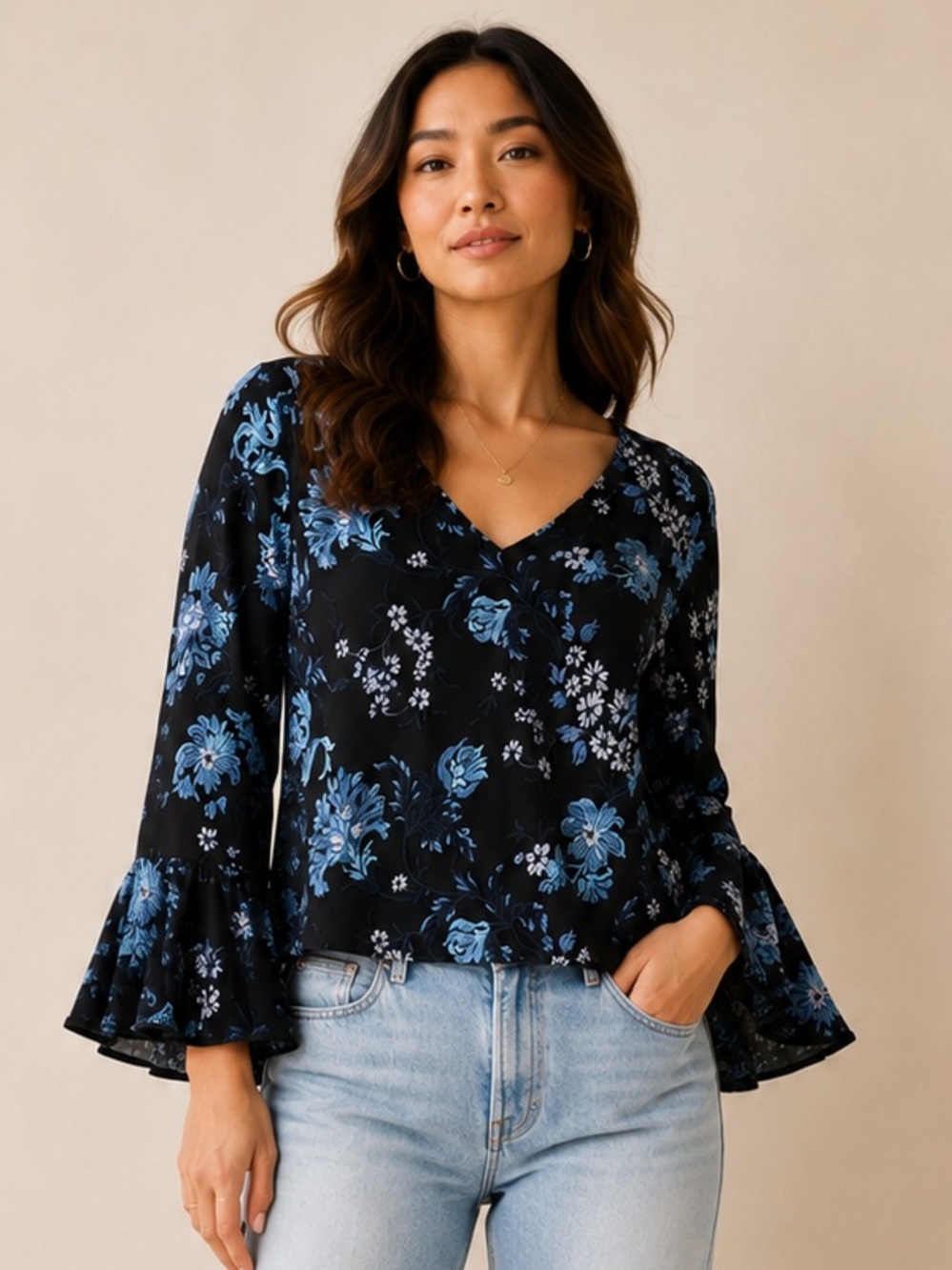 FIFTEEN TWENTY Black V-Neck Bell Sleeve Top with Blue Floral Print Size M